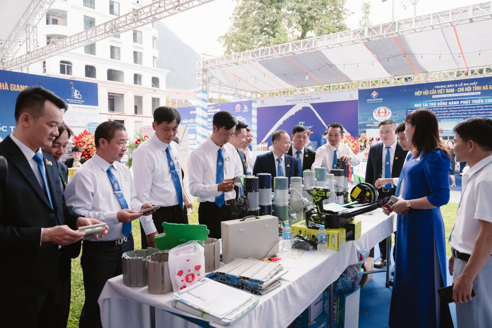 VIETS MEDIA TỔ CHỨC HOẠT ĐỘNG TRIỂN LÃM NGÀNH CỬA LỚN NHẤT TẠI HÀ GIANG